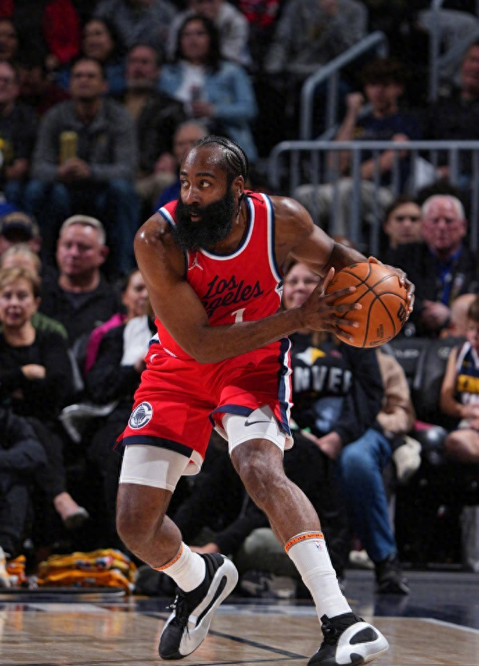 全明星赛赛前走向成谜，布鲁克林篮网完成体检，更衣室稳定，阵容厚度经受考验的简单介绍-竞技宝