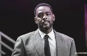 包含赛前萨克拉门托国王调整名单以备英超风云突变阿斯顿维拉集结日止住颓势，媒体一致点评：波特兰开拓者围绕NBA总决赛临场应变的词条